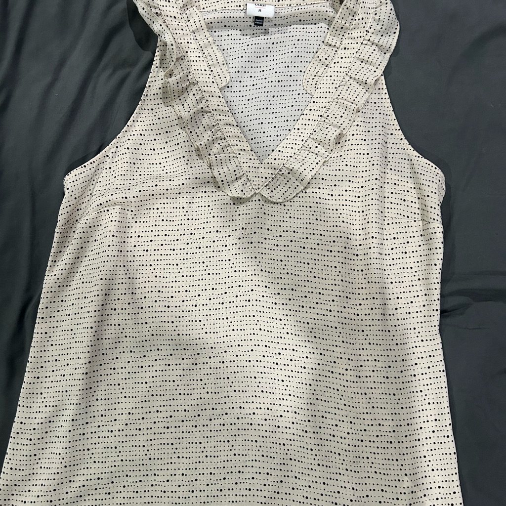 Cabi Cream Sleeveless V-Neck Camisole With Black Dot Print And Ruffle Trim